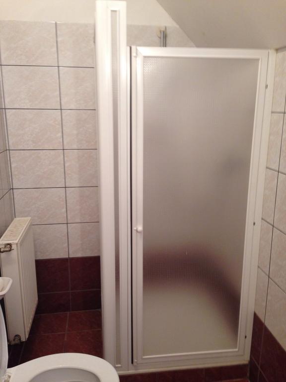 Mol-Ker-Vill Apartment Lenti Habitación foto